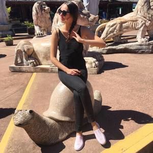 Meet your Posher, Leah